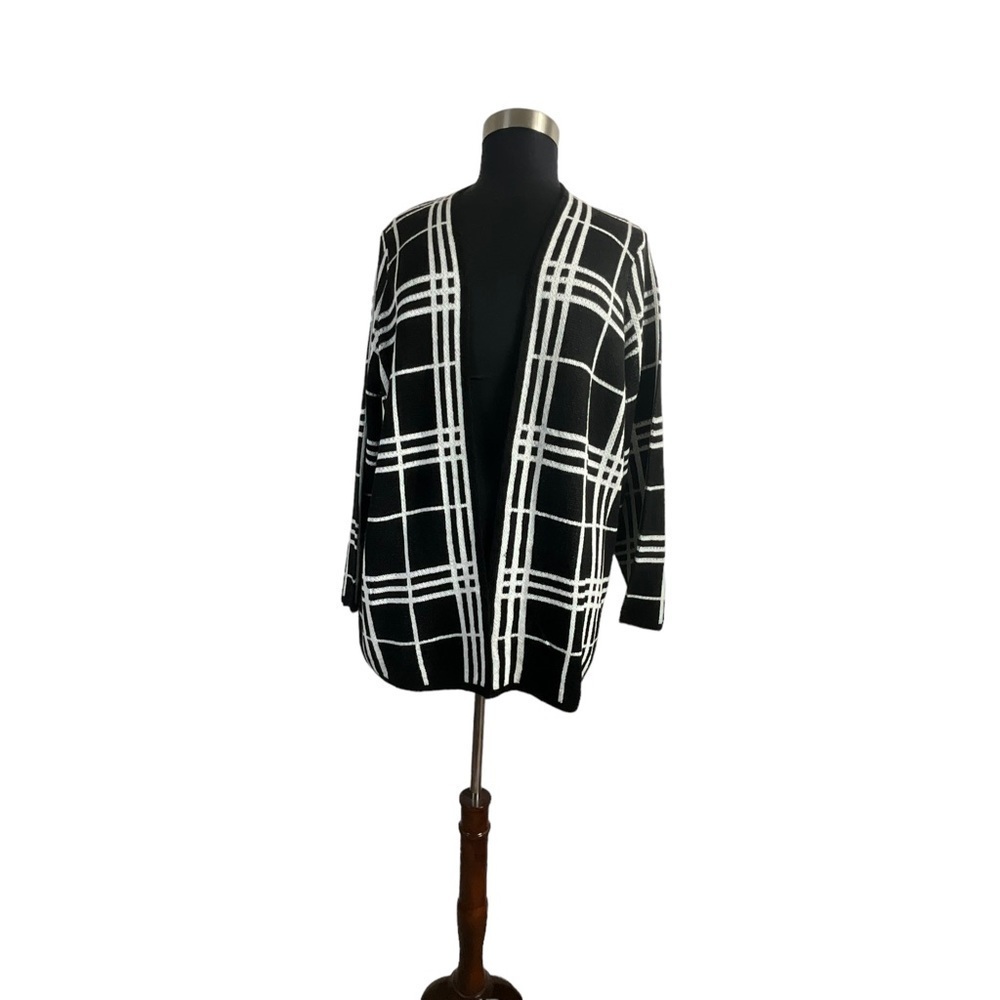 Oval Black and White Plaid‎ Long Sleeve Plus Size Cardigan